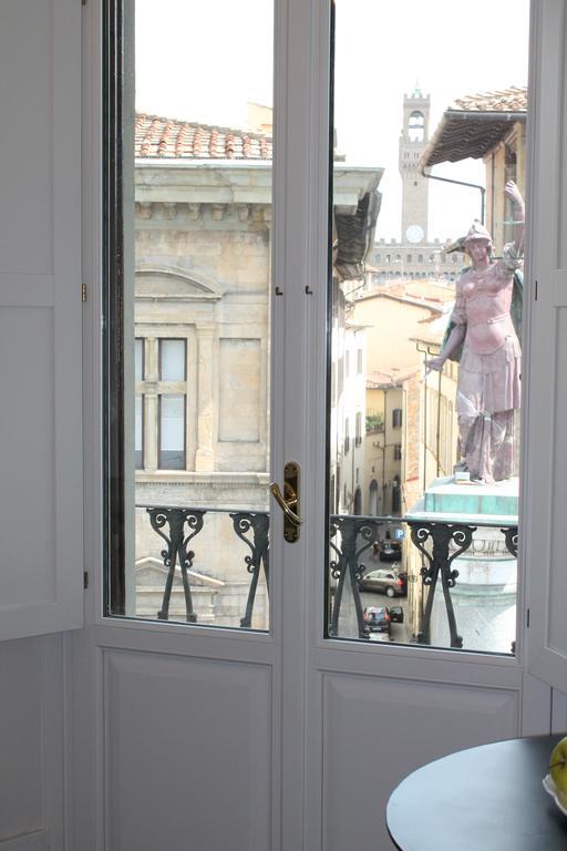 Tornabuoni View Bed & Breakfast ฟลอเรนซ์ ภายนอก รูปภาพ