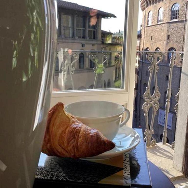 Tornabuoni View Bed & Breakfast ฟลอเรนซ์ ภายนอก รูปภาพ