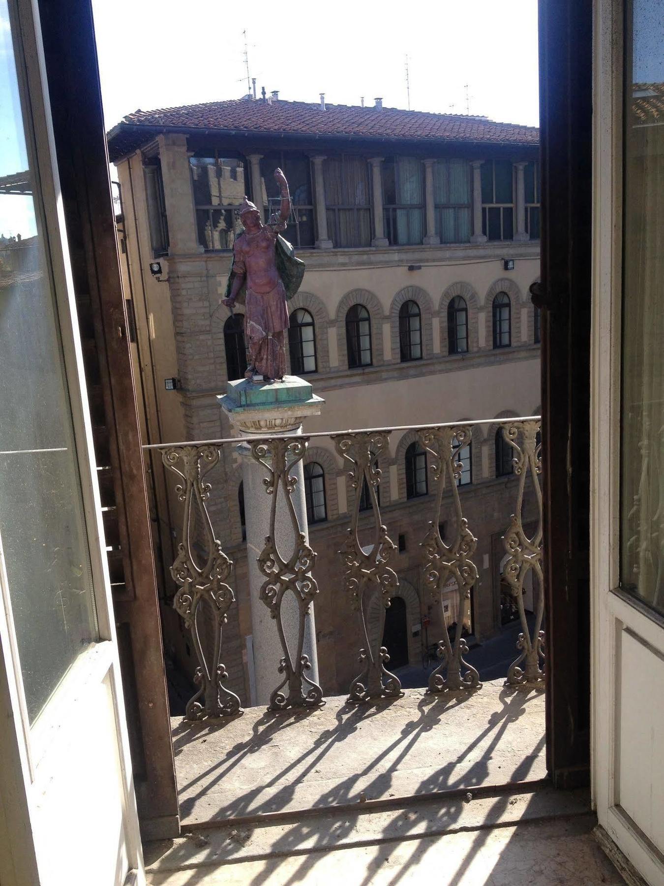 Tornabuoni View Bed & Breakfast ฟลอเรนซ์ ภายนอก รูปภาพ