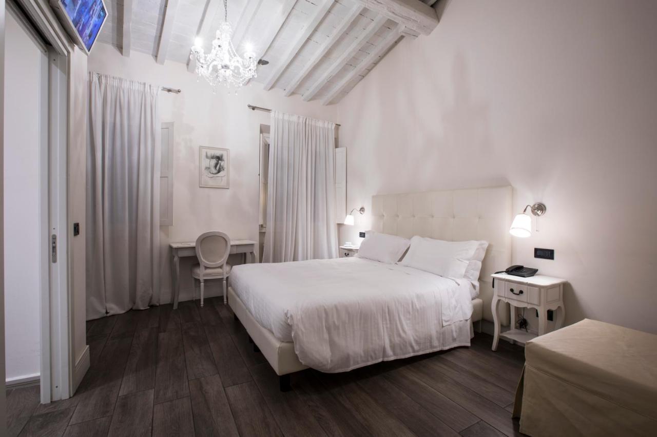 Tornabuoni View Bed & Breakfast ฟลอเรนซ์ ภายนอก รูปภาพ