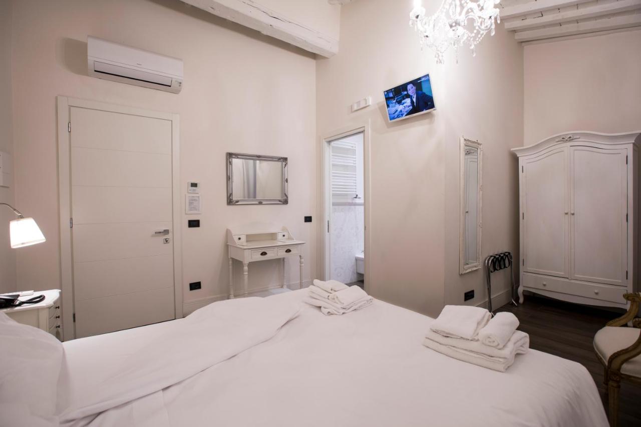 Tornabuoni View Bed & Breakfast ฟลอเรนซ์ ภายนอก รูปภาพ